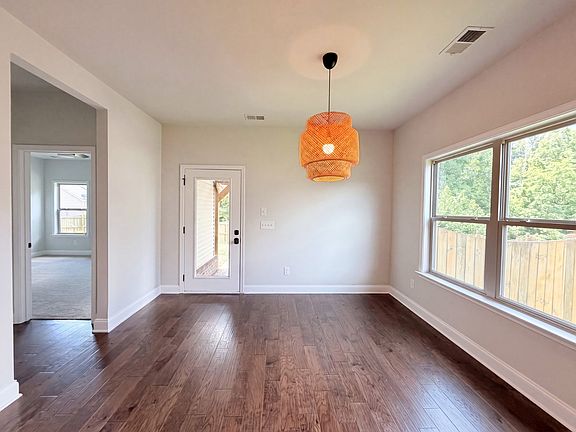 5th image of 210 Bexley Way