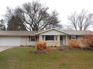 2306 W Rochelle Ave, Glendale, WI 53209