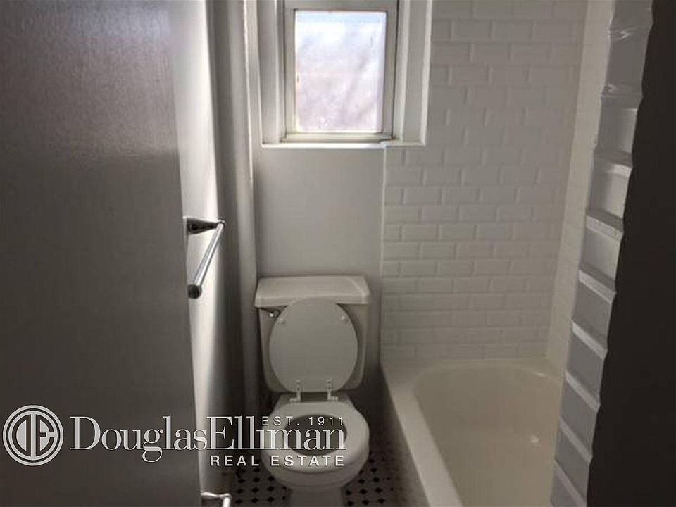 2nd image of 4582 Manhattan College Pkwy APT 5C