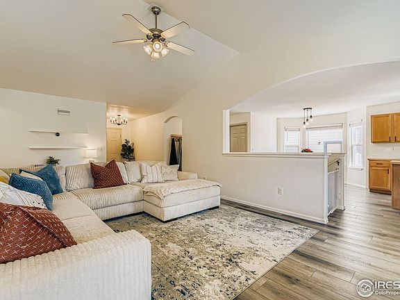 4th image of 252 Firestone Cir