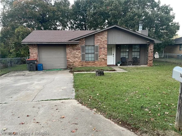 1402 N St, Barling, AR 72923