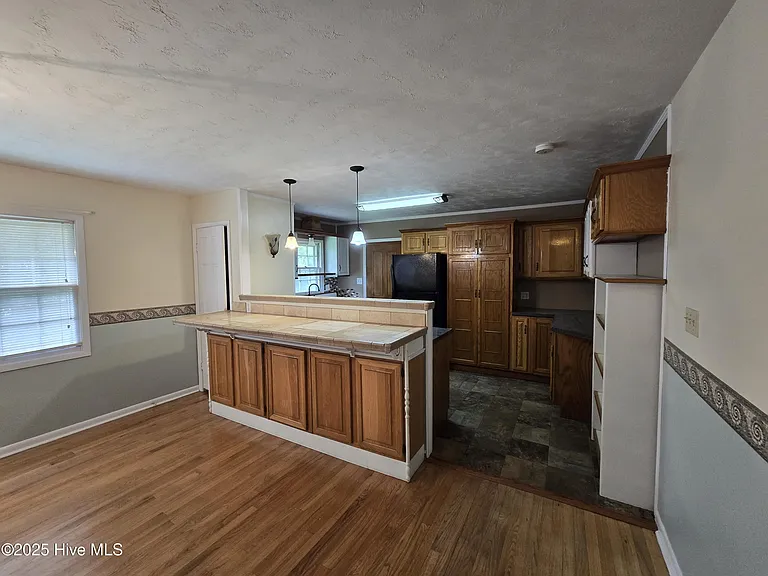 818 Williams St — Photo 8