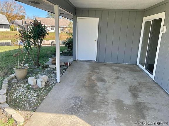 3rd image of 51 Sandra Cir