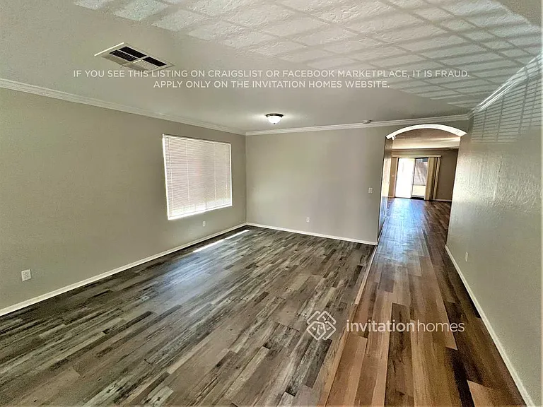 6862 W Townley Ave — Photo 3