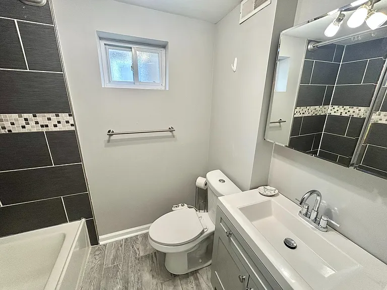 2545 Ellsworth St — Photo 9