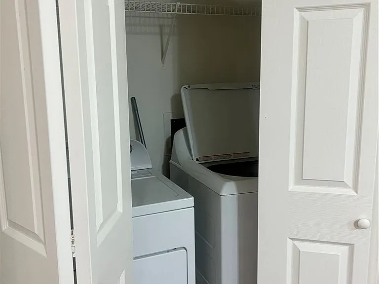 5166 S Jones Blvd #101 — Photo 8