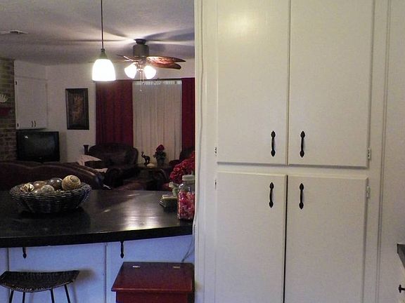 Pantry - 6 shelves 29"'X29" 