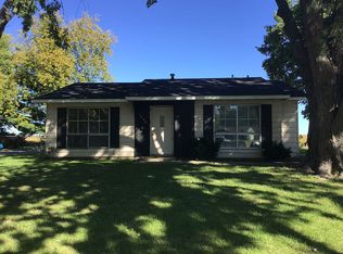 1946 King Arthur Dr, Decatur, IL 62526