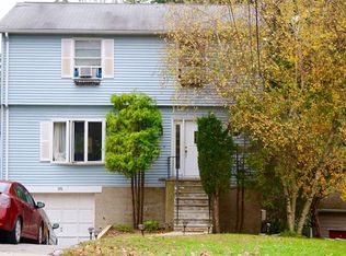 98 Petersville Rd, New Rochelle, NY 10801