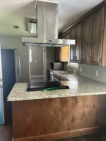 4626 Ridge Rd — Photo 2