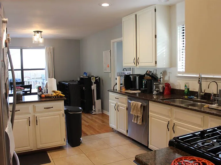 334 Jamaica Way — Photo 7