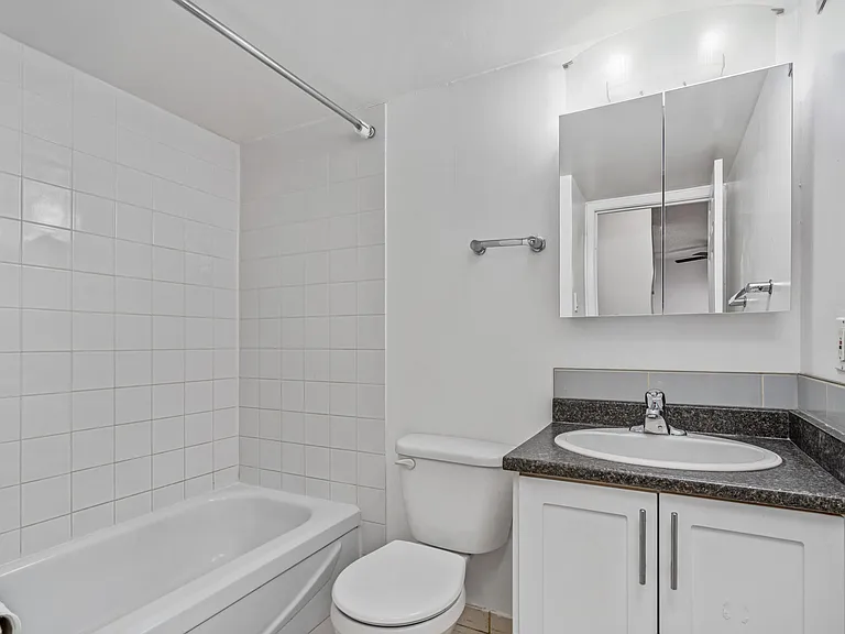 815 4th Ave SW — Photo 27