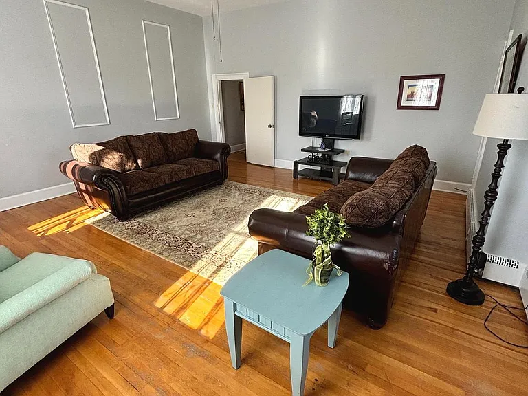 102 N Lawrence St — Photo 16