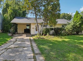 40 S Seymour Ave, Mundelein, IL