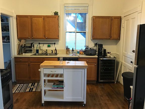5th image of 1210 W Oakdale Ave #1