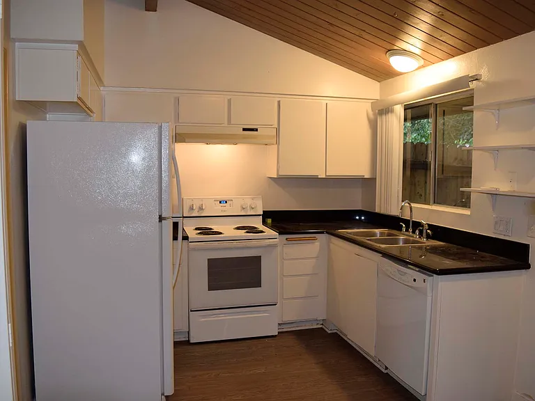 Ojai Gardens Apartments (Resort Apartments L.L.C.) — Photo 24