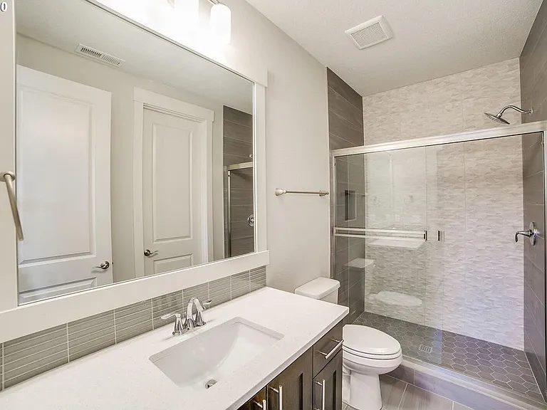 1530 NE 37th Ave — Photo 17