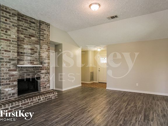 4th image of 1801 Whitebriar Dr