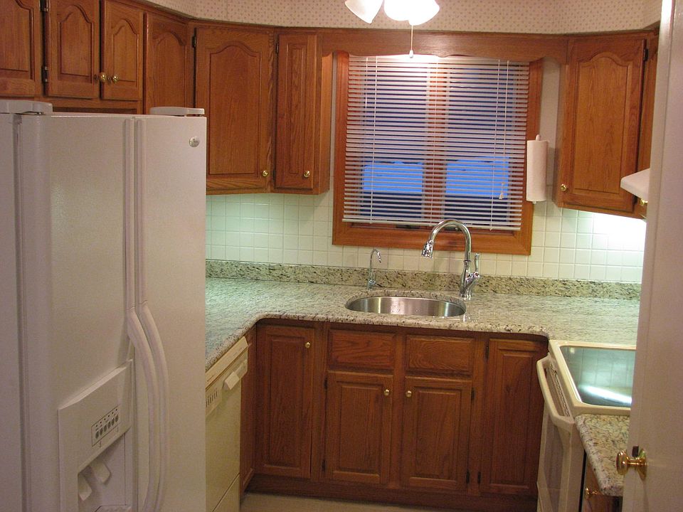 1st image of 1114 Chalet Dr APT 1