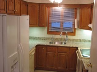 1114 Chalet Dr APT 1, Darien, IL 60561