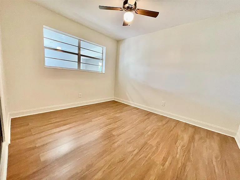 2090 NW 84th Ter — Photo 17