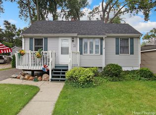 43 Fairfax Rd, Fox Lake, IL 60020