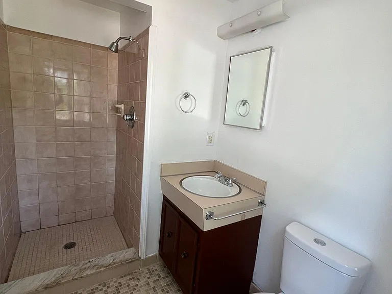 2382 Newbedford Dr — Photo 9