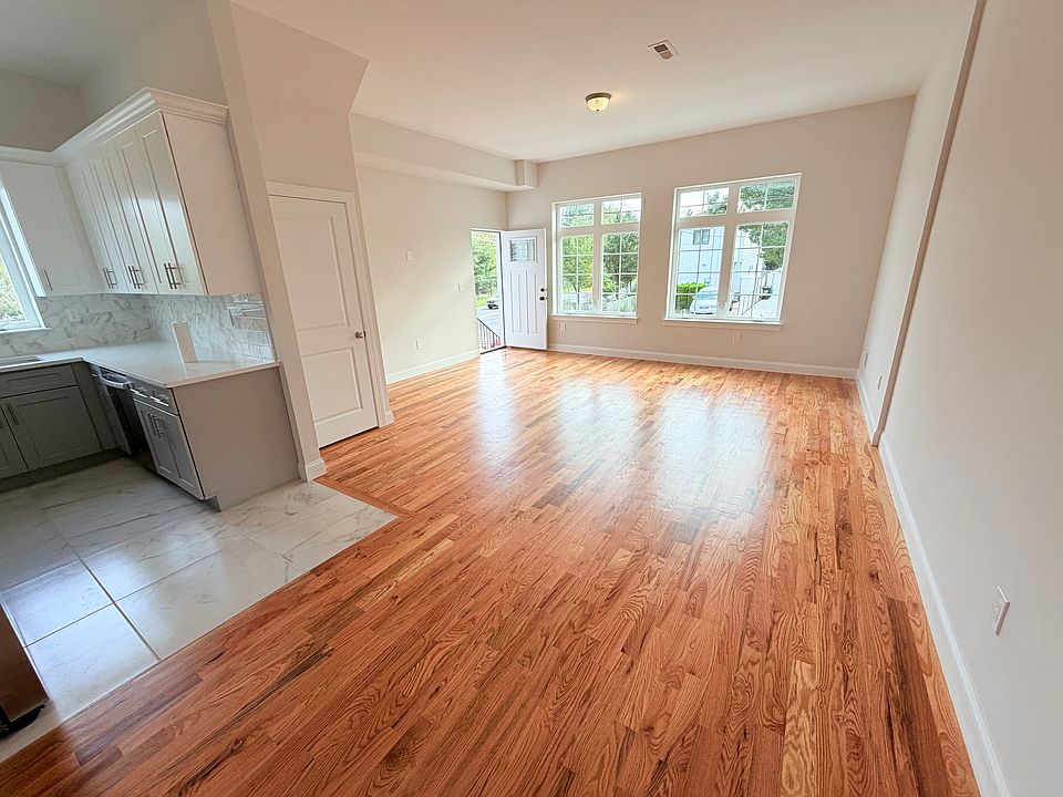 1st image of 492 Doane Ave #1