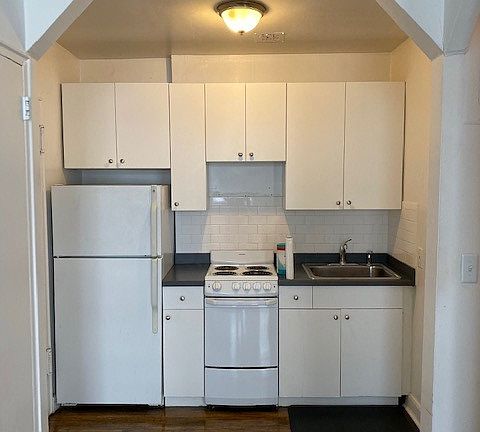 4th image of 956 Madison Ave #44