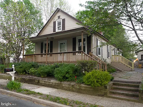 85 Lawn Park Ave Photo 1