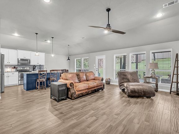 5th image of 8928 Holt St