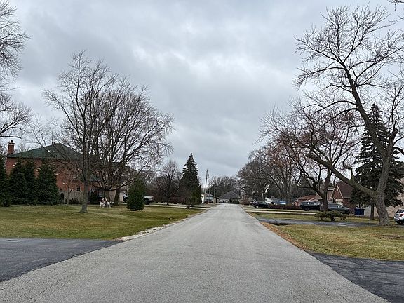 4th image of 6601 W 115th Pl