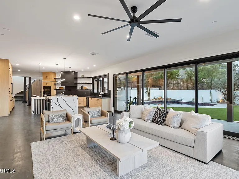 3135 E Palo Verde Dr — Photo 17