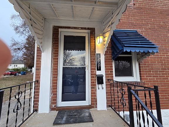 2nd image of 8621 Hume Ave