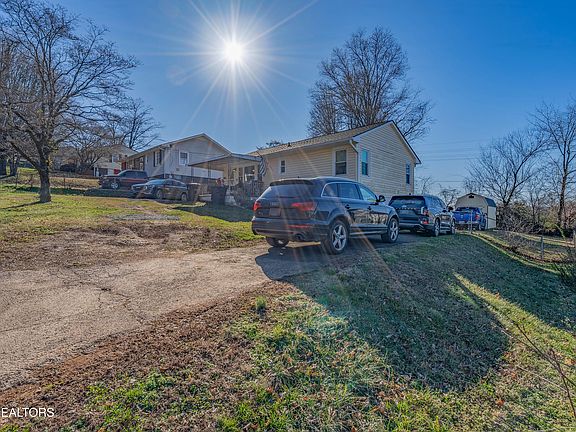 3rd image of 2315 Chillicothe St