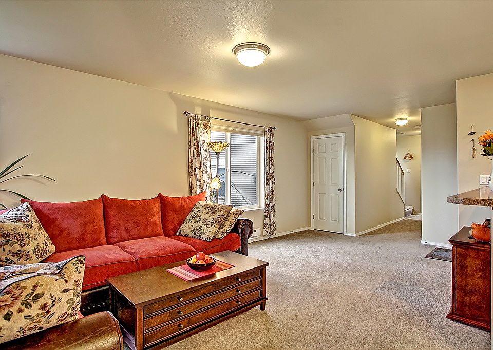 2nd image of 11093 Elliston Way NE
