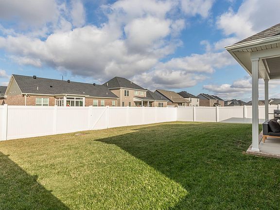2nd image of 5556 Camden Dr