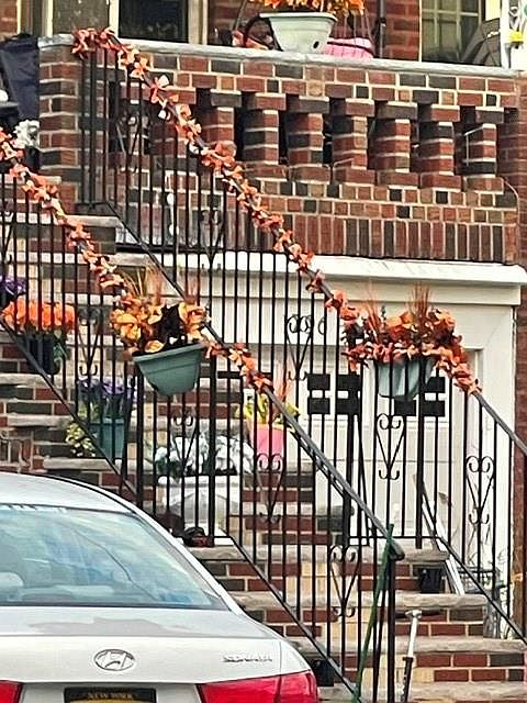1st image of 1796 E 53rd St