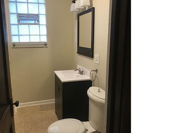 3rd image of 1041 N Lawler Ave #1