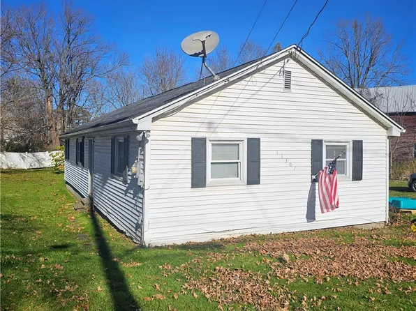 11307 Main St, Medina, NY 14103