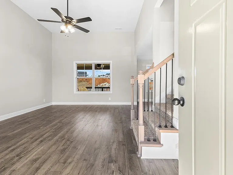 973 Tufnel Dr — Photo 3