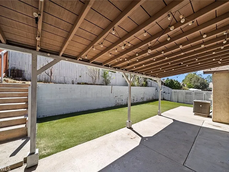14071 Fenton Ln — Photo 12