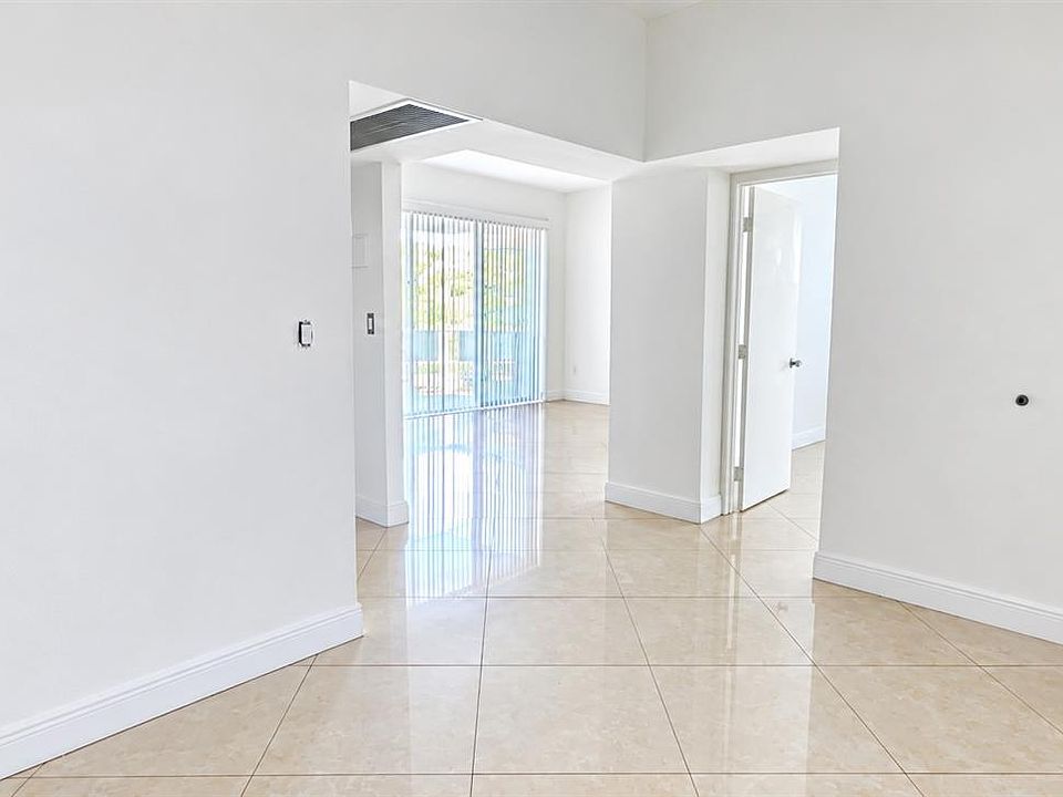 1st image of 20505 E Country Club Dr APT 133