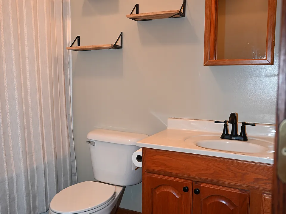 The full bathroom on the second floor.