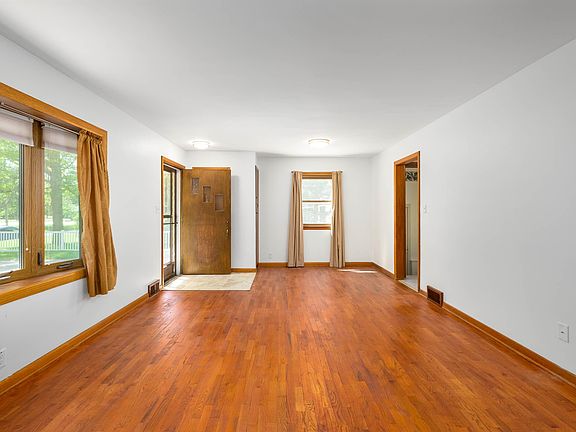 5th image of 306 N Park Dr