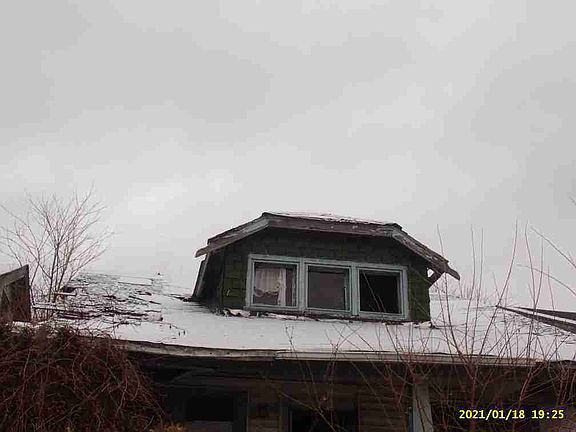 8302 Carbondale