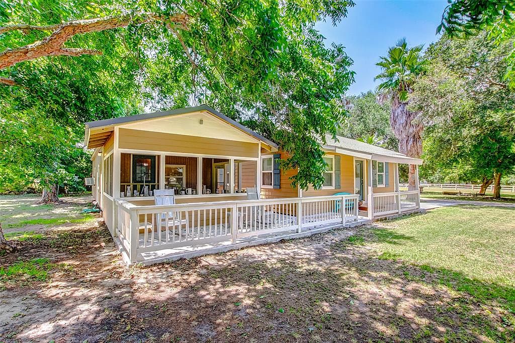 2068 Winnie St, High Island, TX 77650 MLS 37801315 Zillow