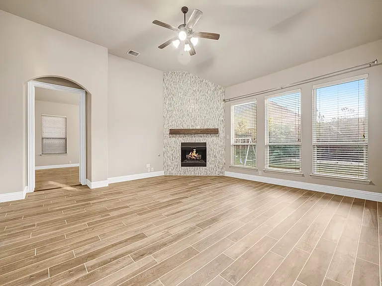 2412 Kemerton Dr — Photo 15