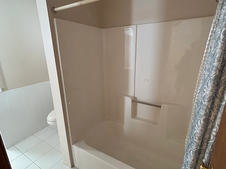 Master Suite bathtub
