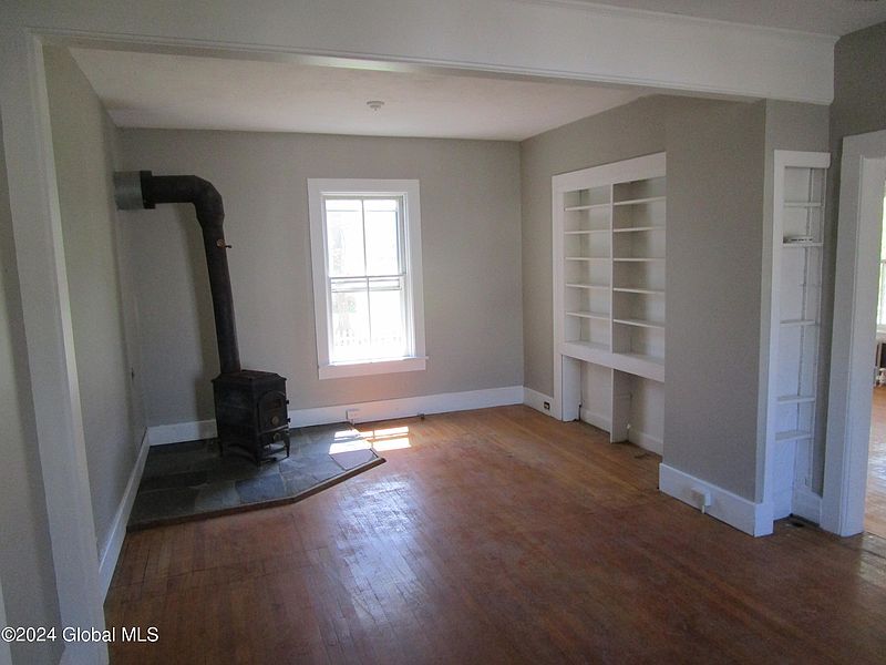 4th image of 111 Lark Street